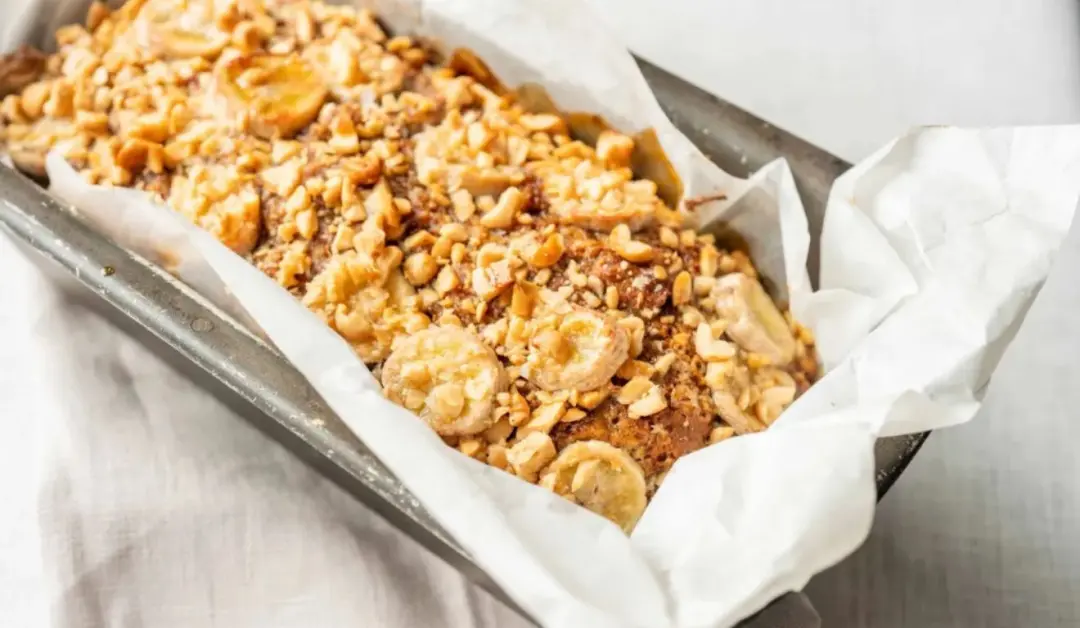 Chef Manu Buffara compartilha duas receitas para o Dia Mundial do Pão, uma doce de banana e outra salgada pão pita. Gos…