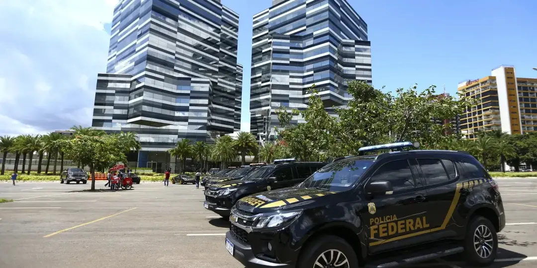 Ministro Alexandre de Moraes se reuniu com a cúpula da PF em Brasília. A ADPF quer que a corporação mantenha uma atuaçã…