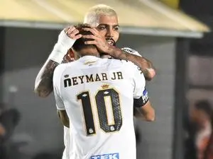 Cuca aposta em 60% do Santos com Gabigol como destaque, tirando Neymar da jogada. Parece um movimento focado em reforça…