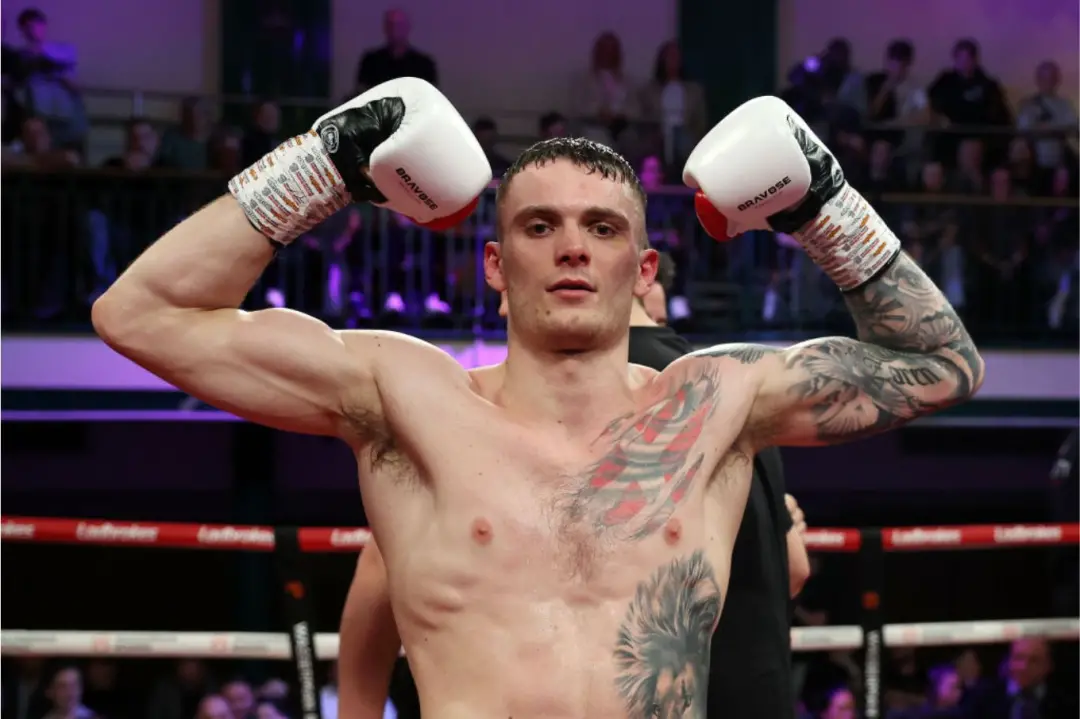 Osleys Iglesias defende seus cinturões IBF e IBO no super peso médio contra Oliver Zaren em uma luta de 12 rounds no Ca…