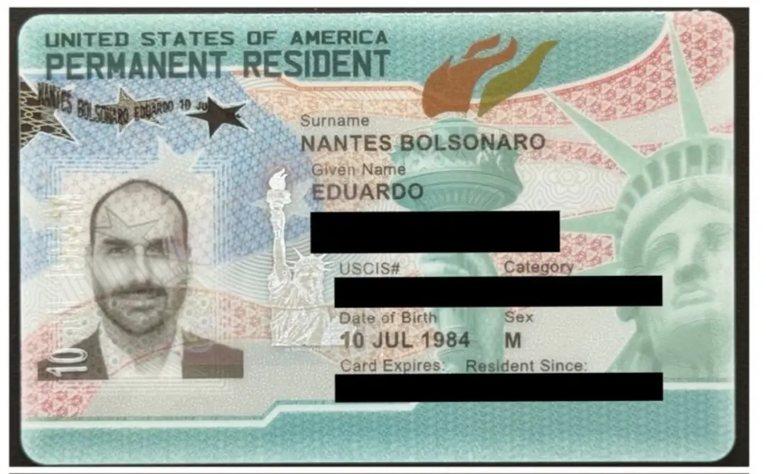 Eduardo Bolsonaro obteve o green card nos Estados Unidos, mesmo com a determinação de Moraes de iniciar o cumprimento d…