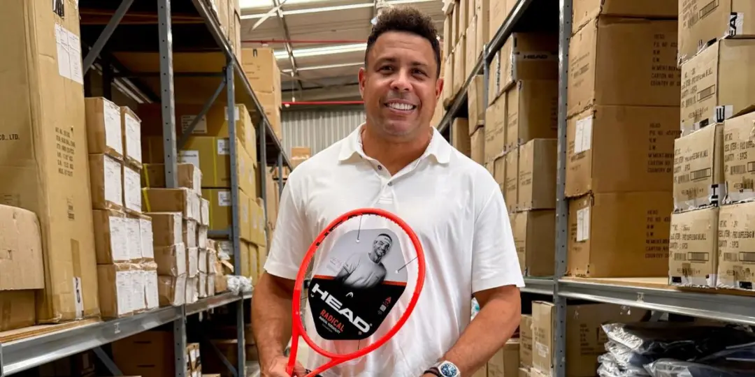 Ronaldo Fenômeno assumiu 51% da gestão das marcas Head e Mares no Brasil. A empresa já crescia 26% no faturamento nos ú…