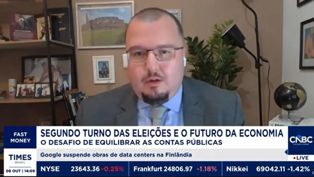 Quase 83% do PIB representa a dívida pública do Brasil e isso atrapalha a queda dos juros, independente de quem assumir…