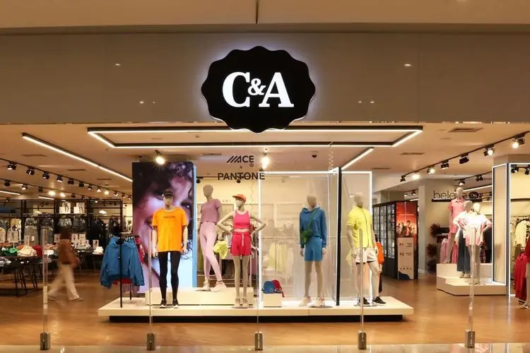 Mais de 3 mil vagas temporárias na C&A foram abertas para a Black Friday e fim de ano em várias cidades, incluindo o Ri…