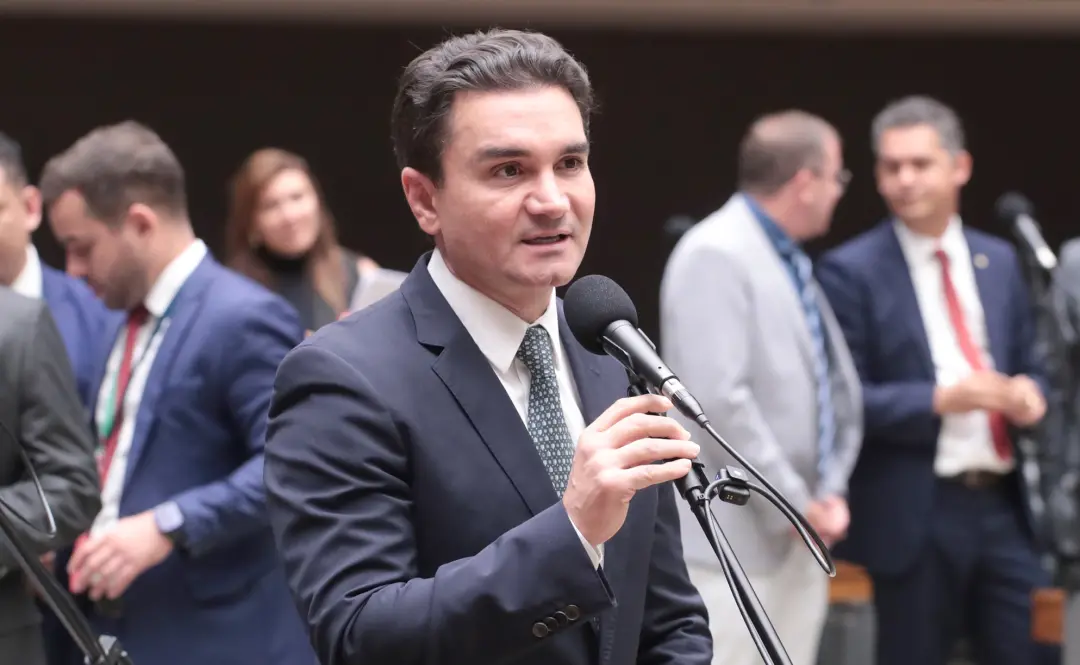 Projeto de Lei 2430/26 obriga hotéis a terem código de conduta contra exploração sexual infantil no turismo. É importan…