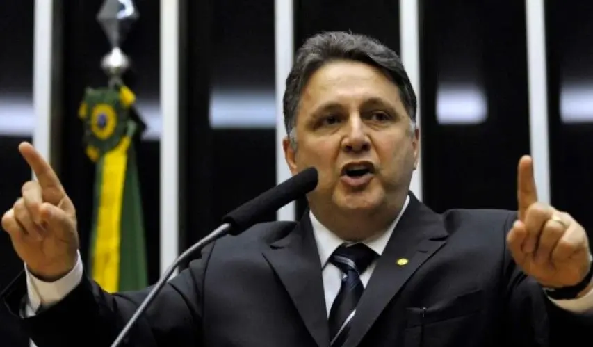 Anthony Garotinho negou ter feito acordo com Douglas Ruas depois que o TSE anulou 274 mil votos. Ele disse que continua…