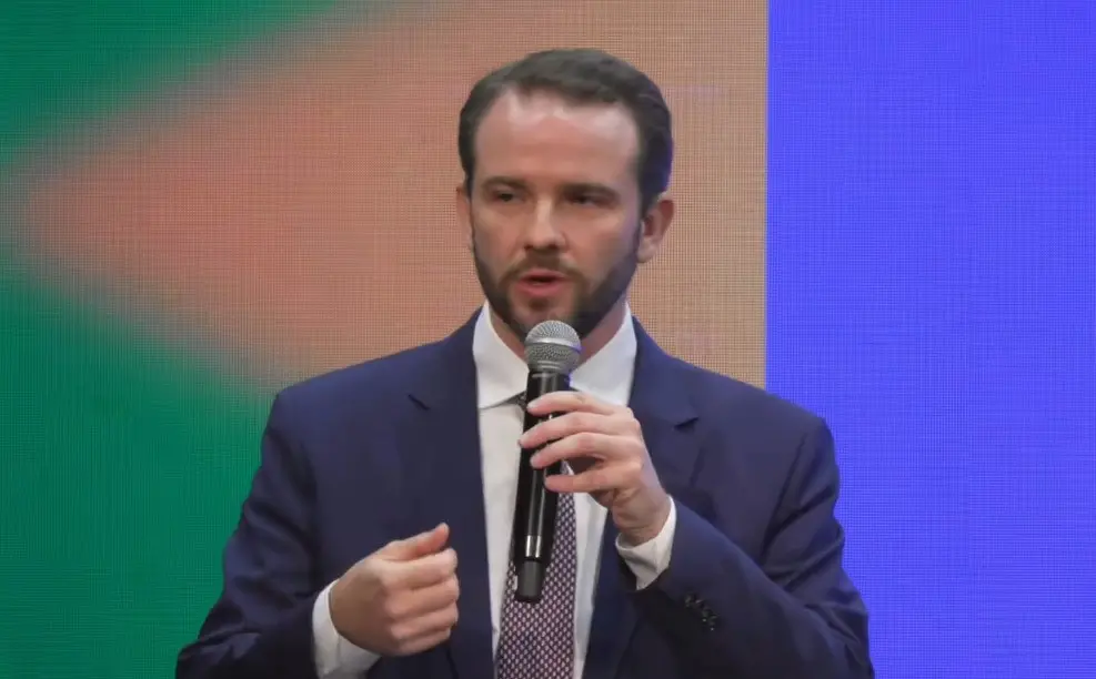 Durigan fala sobre a necessidade do Brasil retomar o grau de investimento prometido em 2024. A falta desse selo impede …