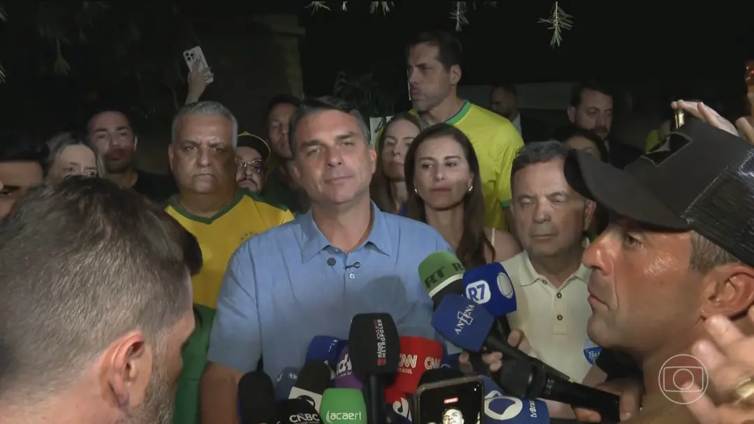Vídeo de Flávio Bolsonaro prometendo cortar 13º e aposentadorias foi feito com inteligência artificial. A manipulação s…