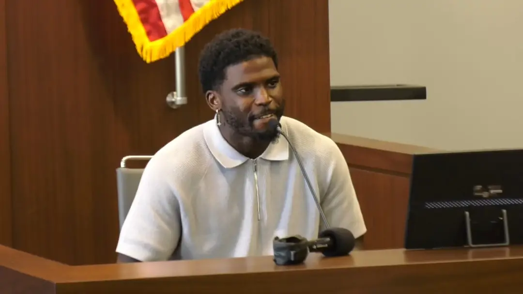 Tyreek Hill disse em Miami que ignorou o que a ex-esposa roubou durante o casamento. A alegação é sobre bens do casamen…