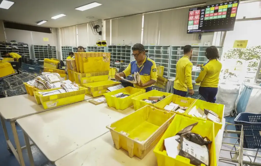 AliExpress e Correios renovaram a parceria para acelerar as entregas no Brasil. Isso ajuda a reduzir prazos e aumentar …