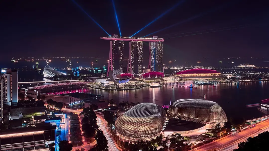 Singapura, um lugar referência em integridade, mostra que normas sociais sozinhas não bastam para combater corrupção. O…