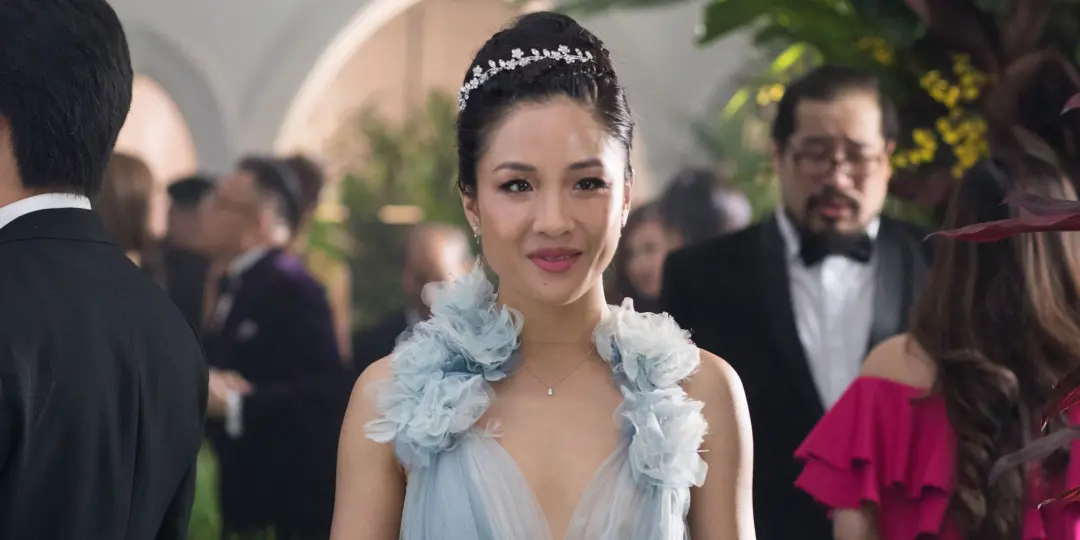 Sequência de Crazy Rich Asians vai rolar de novo, quase dez anos depois do sucesso inicial. O retorno dos caras e das c…