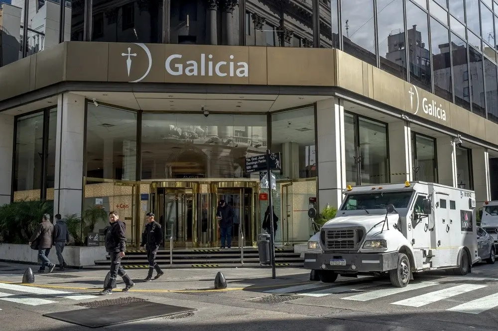 Em julho, 56% da receita dos bancos argentinos veio de títulos do governo, três vezes mais que os 17% do crédito privad…