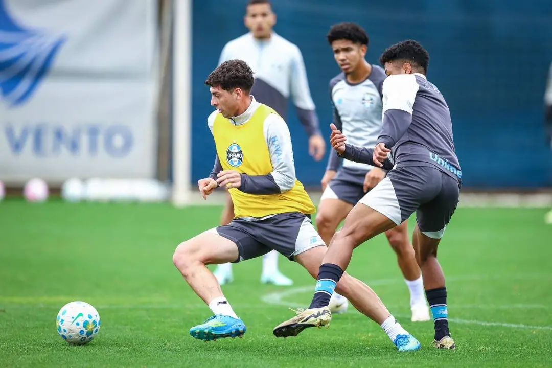 No CT Luiz Carvalho, o elenco do Grêmio retomou os treinos após o empate de 1 a 1 com o Remo em Belém. A probabilidade …