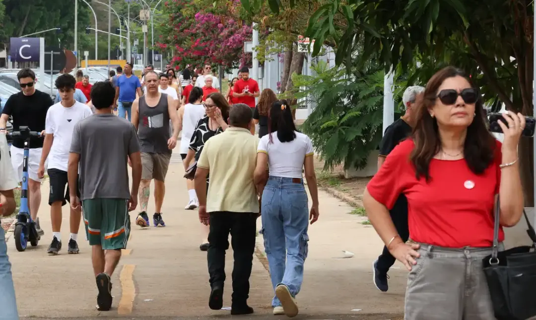134 casos de violência política registrados no primeiro turno de 2026, com mais de metade sendo contra mulheres. Isso m…