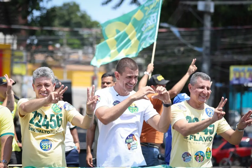 Governador do Rio, Douglas Ruas, deve tomar posse em 6 de janeiro de 2027. Essa mudança segue a Emenda Constitucional d…