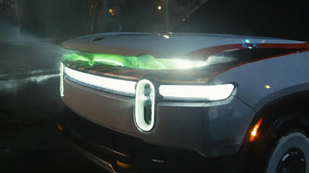Bill Murray volta como Peter Venkman num comercial da Rivian com Sony Pictures. Ele aparece no EctoR1, uma Rivian R1S c…