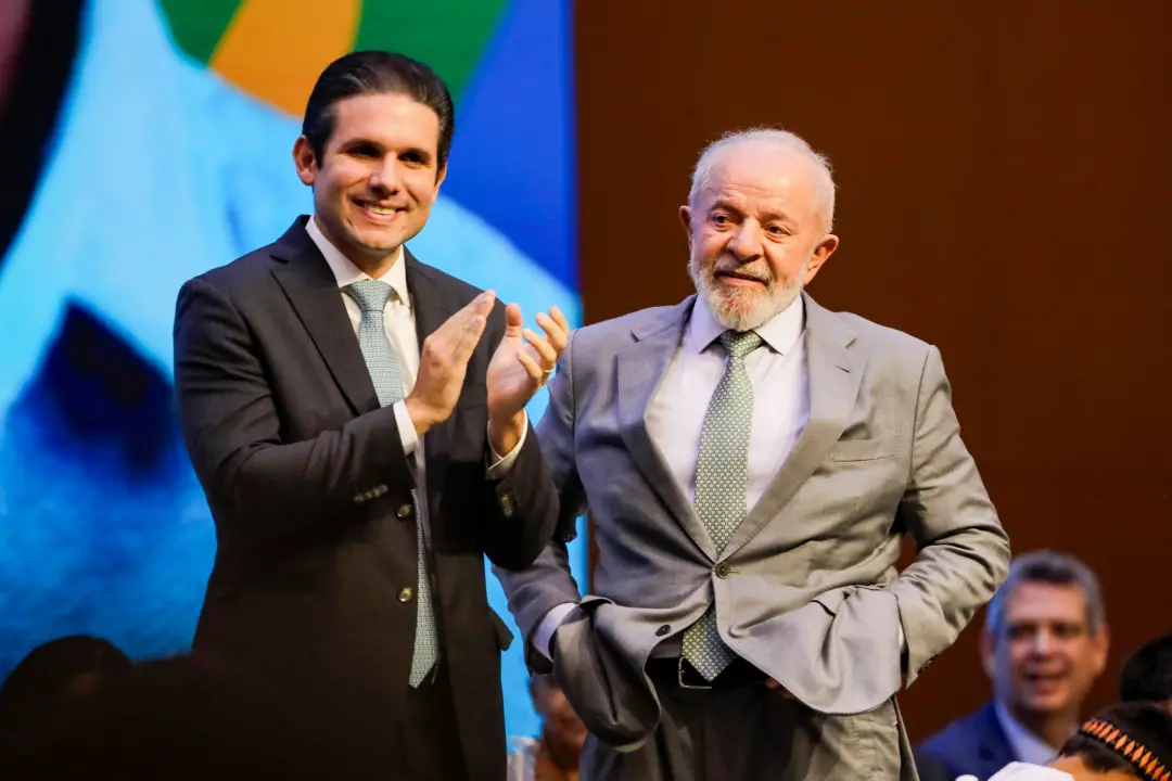 Lula afirmou que Hugo Motta vai ajudar a ganhar a eleição após encontro no Palácio da Alvorada. Isso mostra como as ali…