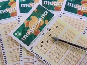 Cem milhões de reais estão na Mega Sena, prêmio acumulado. É um valor que muda a vida de quem ganha, né, mas quem tem o…