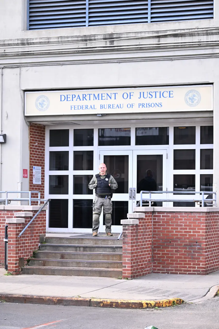 Oficial de correções no presídio de Nova Jersey se declarou culpada em caso de abuso sexual de detento. Isso mostra o d…