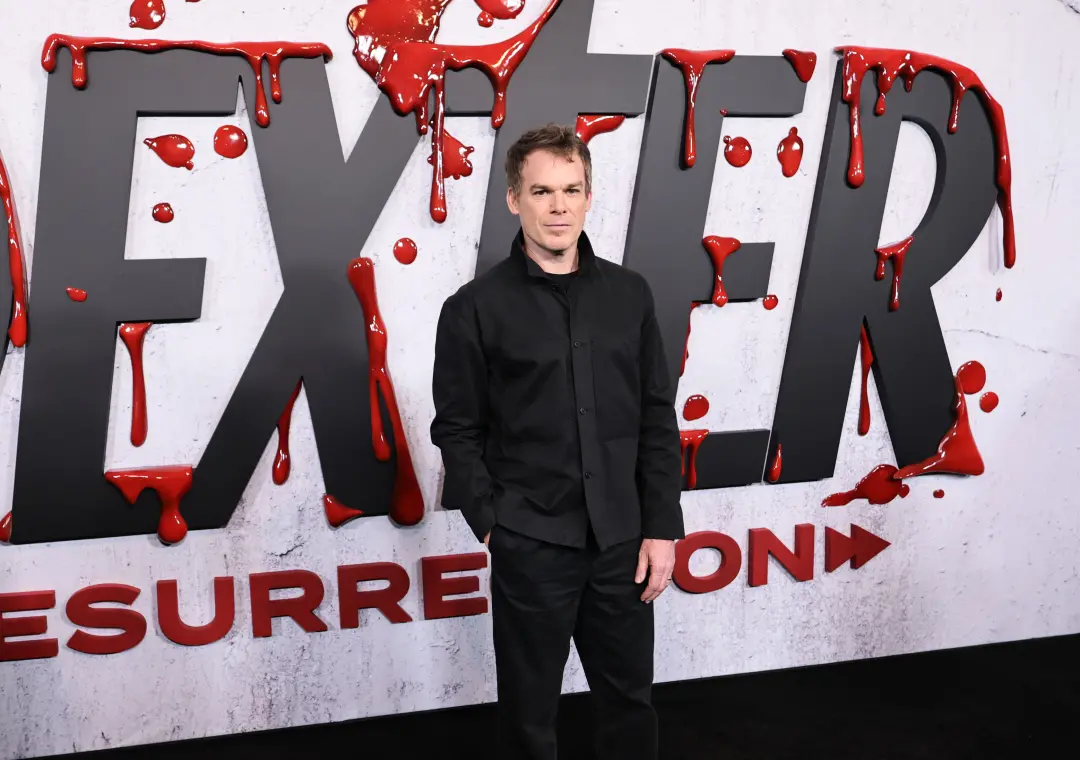 Michael C Hall e Uma Thurman no tapete vermelho da estreia da temporada 2 de Dexter Resurrection e comemoração de 20 an…