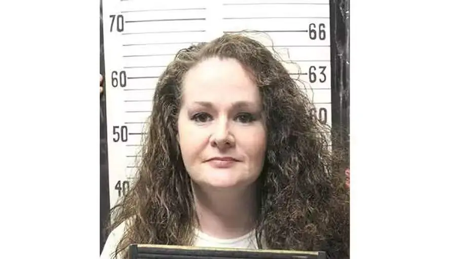 Christa Pike, condenada à morte no Tennessee, conseguiu andar no quarto após sobreviver a duas injeções letais. É um ca…