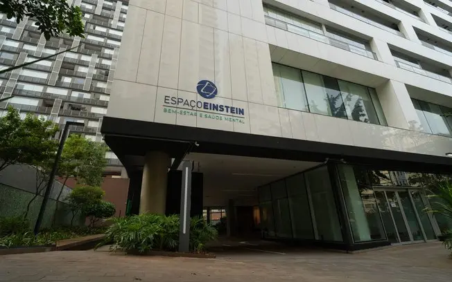 A PF cumpriu mandados em Joinville contra suspeitos de invadir sistemas do Einstein Hospital em São Paulo. Ataque com r…