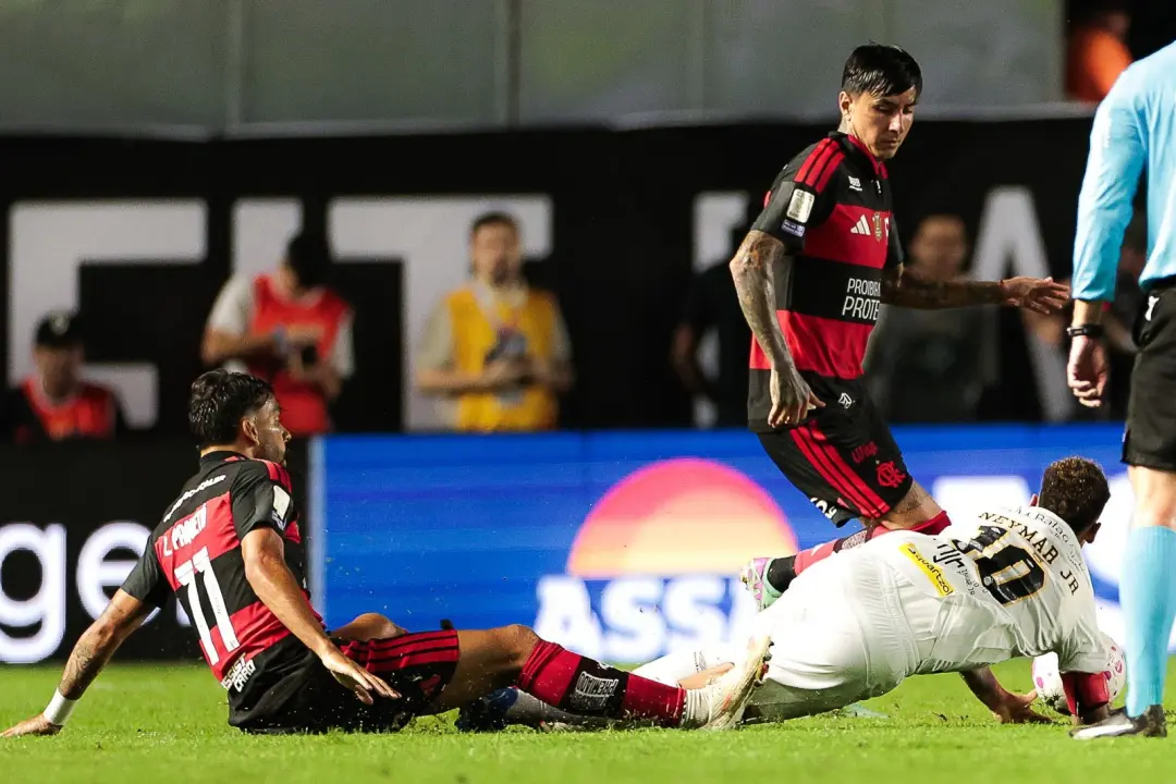 Vila Belmiro, empate de dois gols contra o Santos. Joginho expulso e Neymar converte o pênalti, mudando o rumo do jogo.…