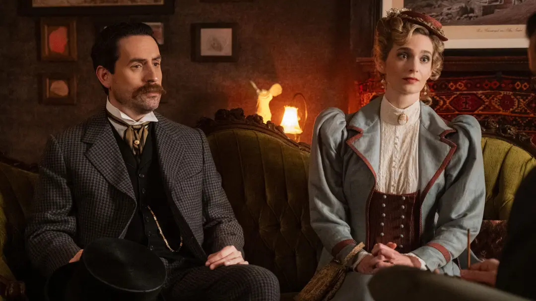Eternally Yours, sitcom sobre família de vampiros, pode ser a nova aposta da CBS para o outono de 2026. O piloto mostro…