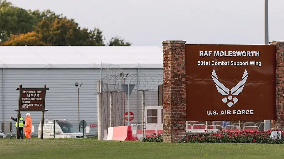 RAF Molesworth, base militar do Reino Unido, teve invasão de dois nacionais da Letônia que atravessaram cerca de 556 mi…