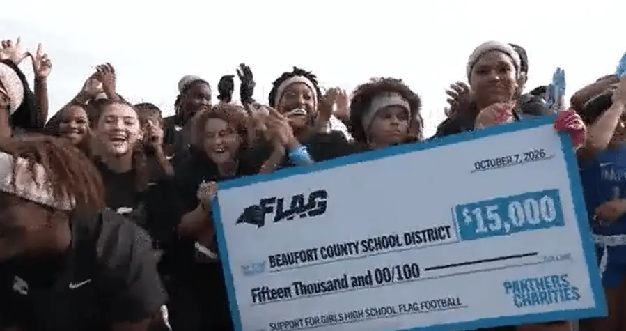 Beaufort County lançou liga de futebol americano feminino com apoio dos Carolina Panthers, recebendo 15 mil dólares par…