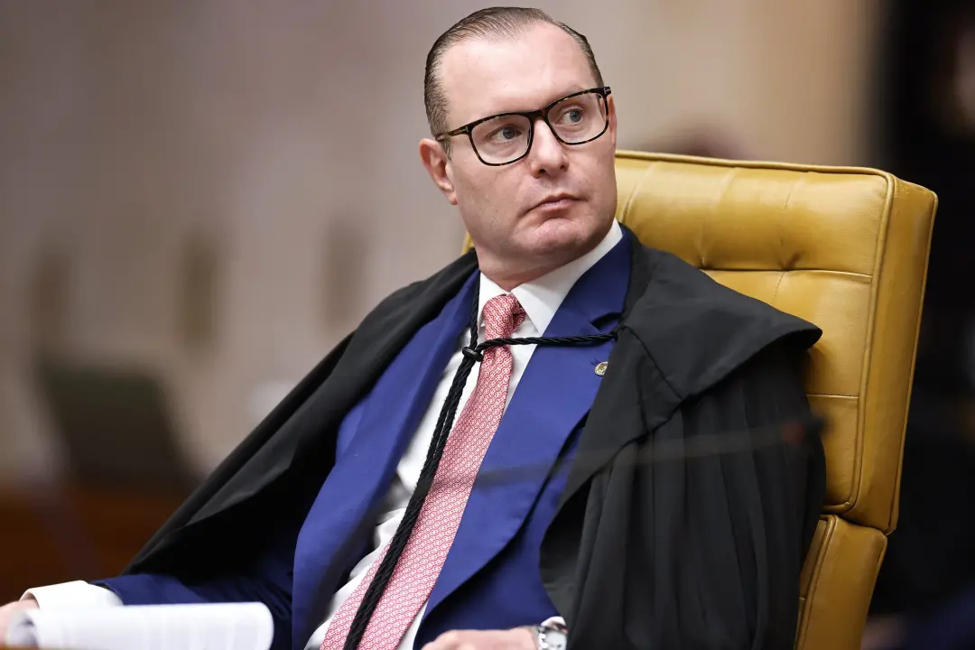 Ministro Zanin negou o recurso da campanha de Paes, o que deve declarar Douglas Ruas eleito no Rio. Essa decisão mostra…