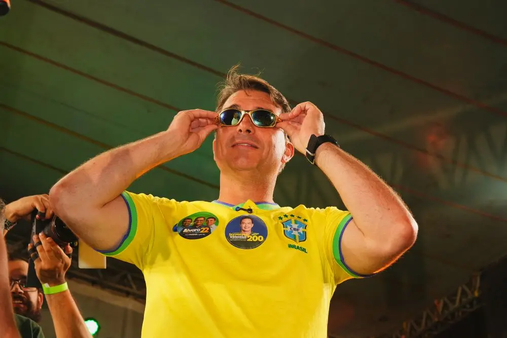 25% dos eleitores de Flávio Bolsonaro votam para derrotar Lula segundo a pesquisa Datafolha. É um dado que mostra que a…