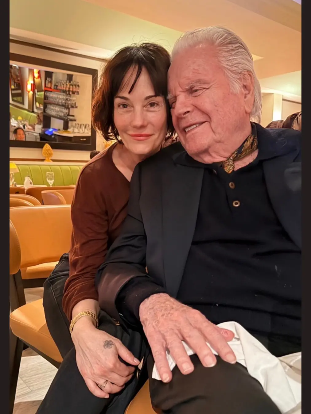 Robert Wagner adotou legalmente Natasha, filha que se parece com Natalie Wood, após a morte trágica da mãe. A adoção re…
