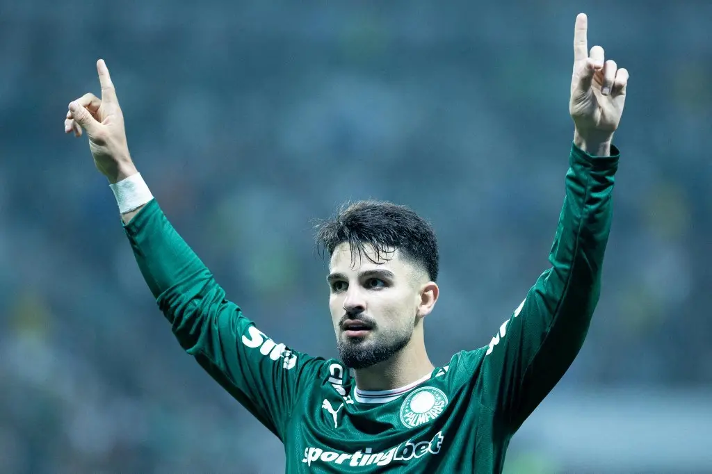 Palmeiras vence Bahia por 1 a 0 no Nubank Parque, e reduz a distância para o Flamengo. O time paulista dominou a partid…