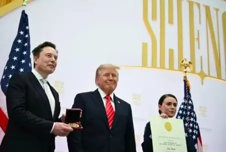 Elon Musk e outros nomes de tecnologia receberam medalhas nacionais de ciência e tecnologia na Casa Branca. Reconhecime…