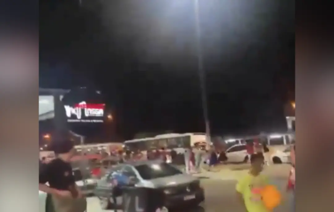 Na Universidade Federal de Sergipe, houve relato de homem armado em frente a um ato estudantil pró-Lula. Isso mostra qu…