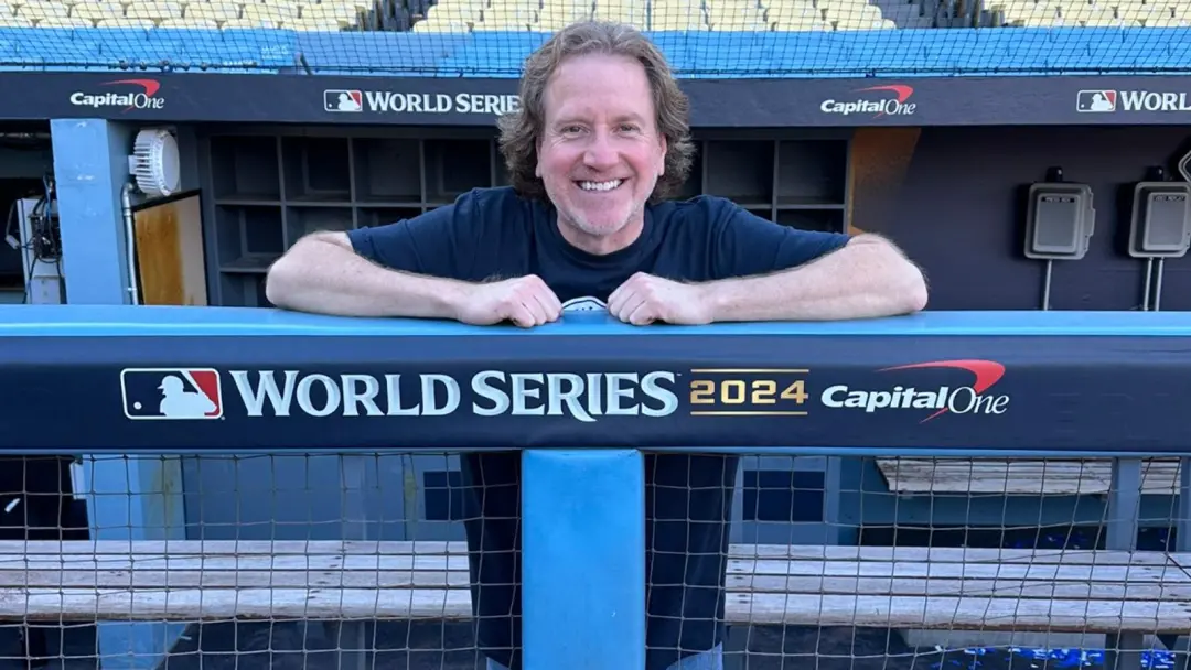 Dieter Ruehle volta aos Lakers como organista e diretor musical. Ele tava com a equipe de 2000 a 2010, época de 5 títul…
