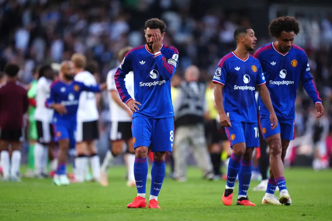 Manchester United e Tottenham se enfrentam, e o assunto é mais do que só time fraco na Premier League. A transferência …