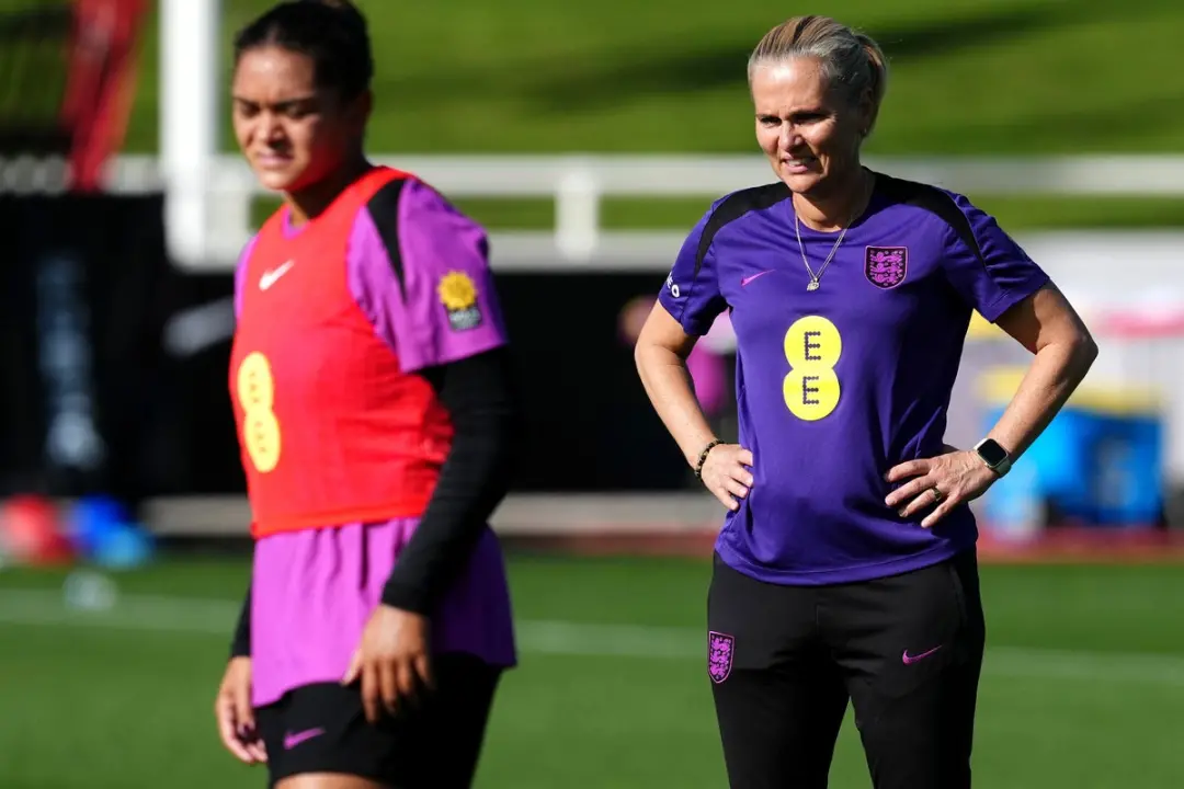 Inglaterra e Grécia jogam a primeira partida do playoff da Copa do Mundo Feminina em Creta, Grécia, nesta sexta às 17h3…