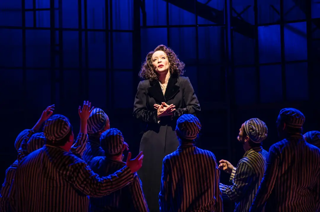 Laila Garin chega no Rio com o musical Piaf Eu nao me arrependo, que estreia nesta sexta no Teatro Riachuelo Rio. Depoi…