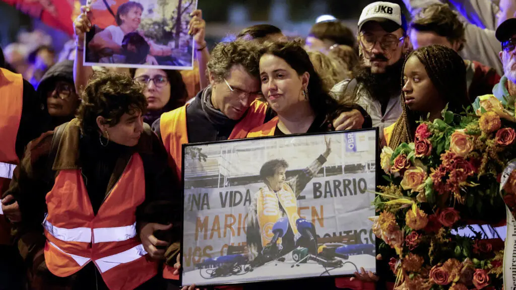 Madrid viu dezenas de milhares de pessoas em uma marcha em memória de Maricarmen Abascal, aposentada cuja despejo em se…