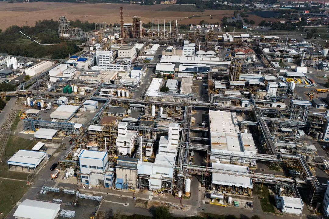 Dois ex diretores de fábrica no Piemonte, Itália, vão ser julgados por desastre ambiental culposo que pode afetar 90 mi…