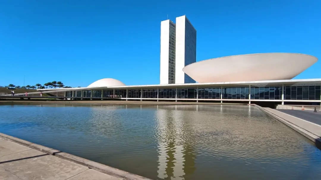 Os resultados das eleições projetam predominancia da extrema direita radical no Congresso. Isso traz preocupacao porque…