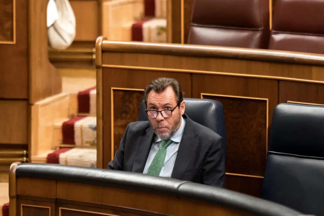 Óscar Puente admitiu que o governo espanhol não tem as ferramentas pra garantir direito a moradia digna no país. Essa f…