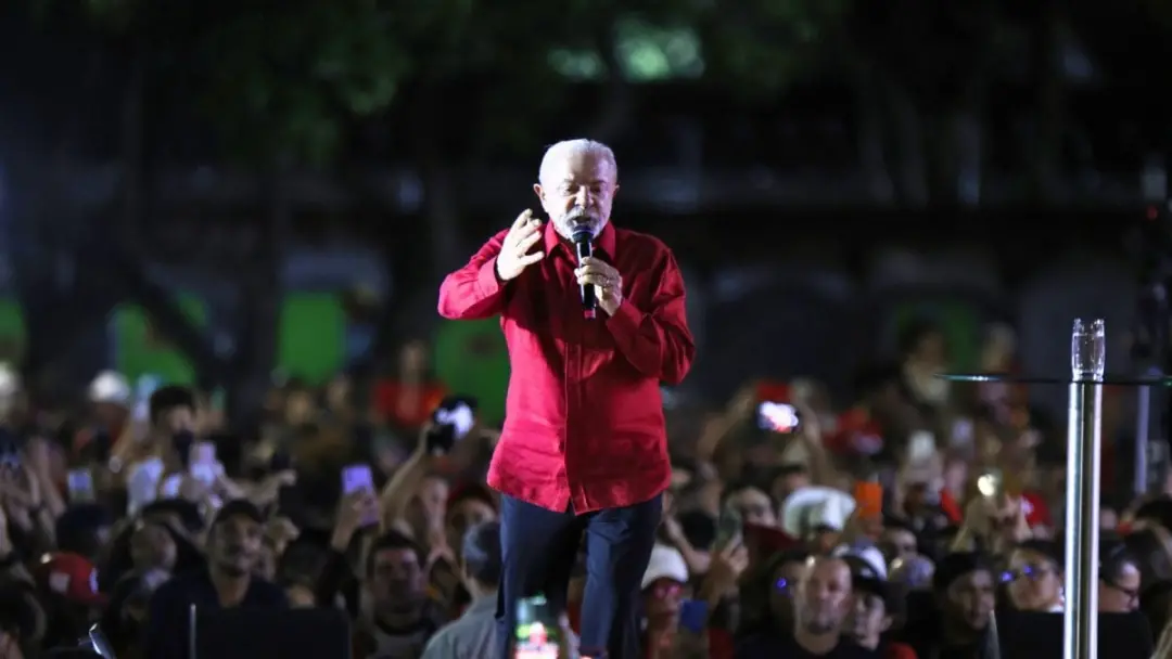 Lula faz caminhada em Ceilândia com Leandro Grass nesta sexta, dia 9 de outubro de 2026. A retomada dos atos de campanh…