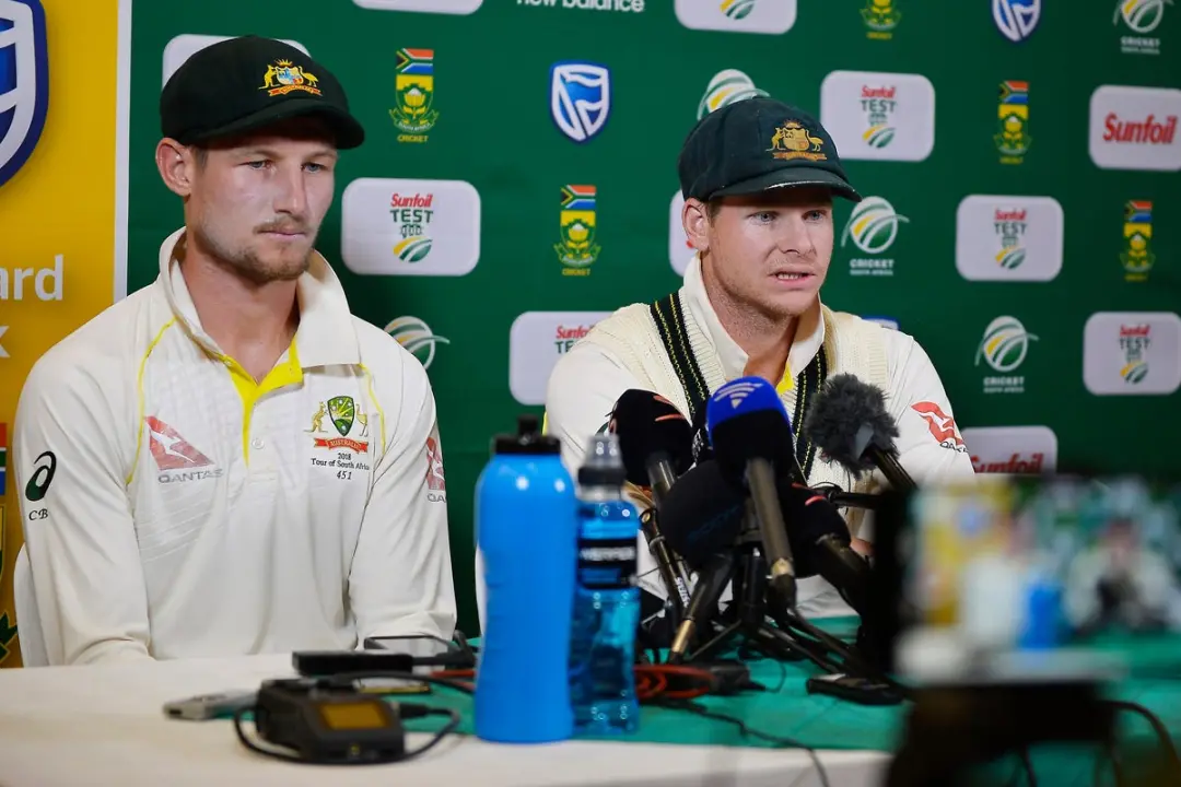 David Warner usava bandagens pesadas no polegar e no dorso da mão durante o segundo Teste em Port Elizabeth. Parece que…