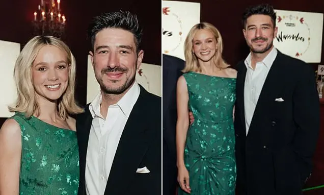 Carey Mulligan e Marcus Mumford estavam juntos no evento de caridade no teatro El Rey em Los Angeles. Ver Mumford falar…