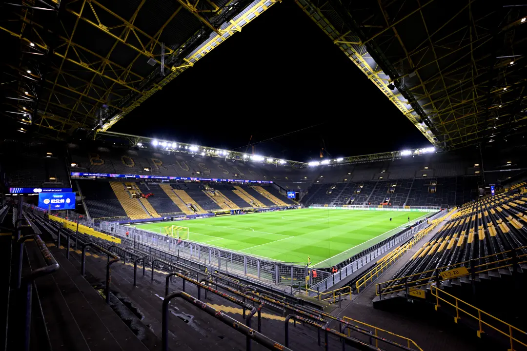 Borussia Dortmund x Werder Bremen abre a rodada da Bundesliga em Dortmund às 15h30. Essa volta do futebol de clubes dep…
