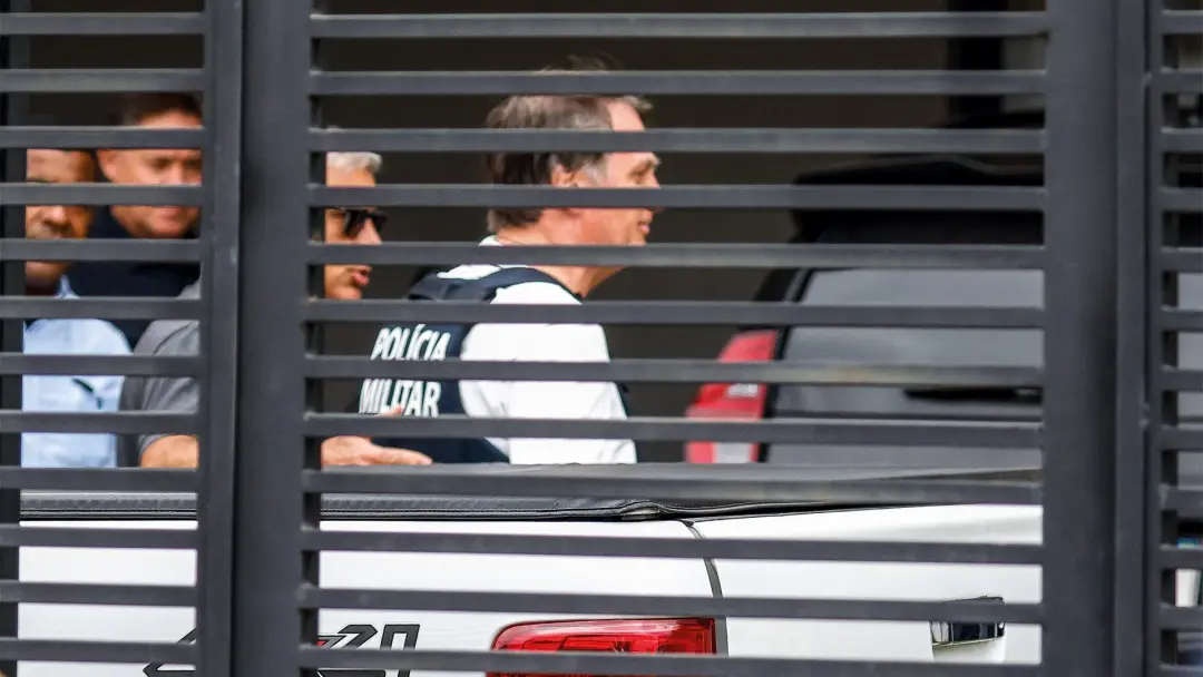 Sobrenome Bolsonaro apareceu nas simulações como fator de sucesso, mesmo quando Michelle ou os filhos concorreram. O po…